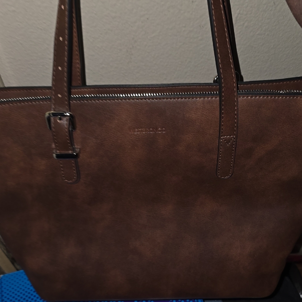 Brown Leather Tote Spacious Minimalist Design